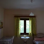 The Family Place - Cosy Double Bedroom On Of Kallithea, Chalkidiki Vakantiehuis *